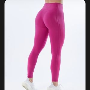Alphalete Pulse Surge Legging